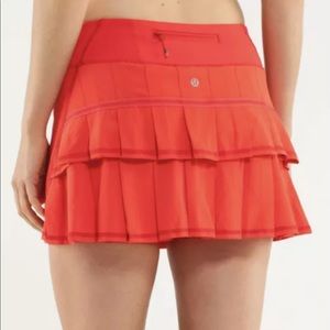 Lululemon Pace Setter Red Golf Tennis Active Skort 10 minor piling see pics